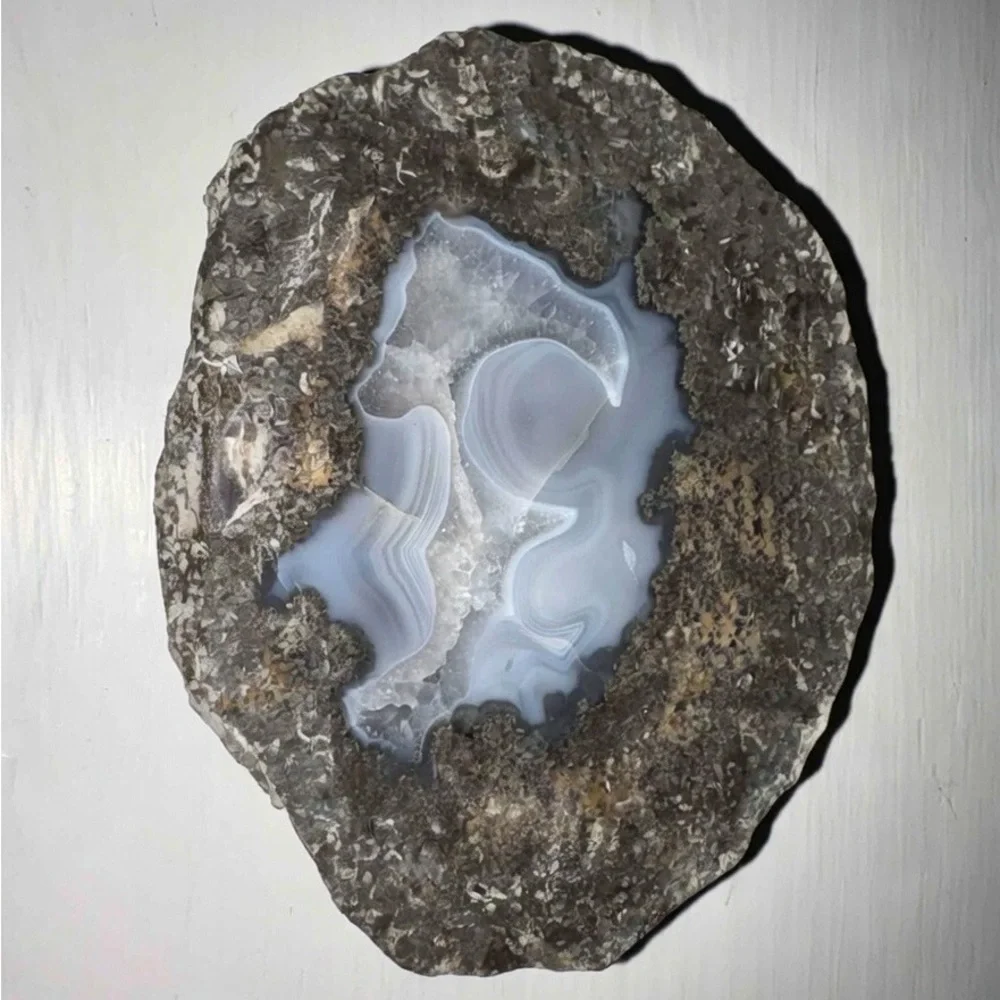 Elegant Gray and Brown Geode Sculpture - Picture 2 of 2